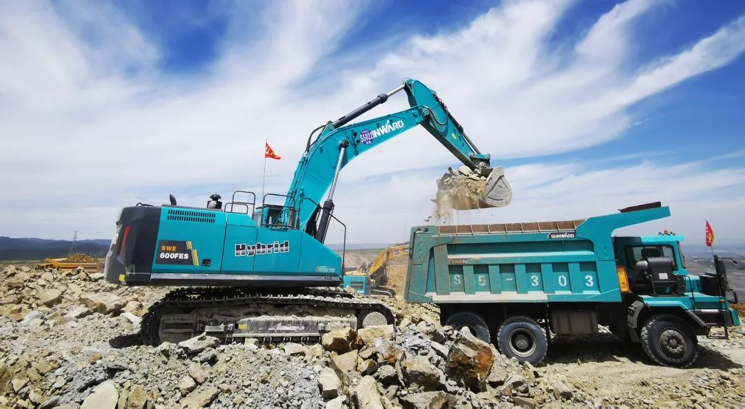 为实现“双碳”目的孝顺实力！尊龙凯时官网网址智能混淆动力挖掘机项目入围又一天下主要赛事总决赛