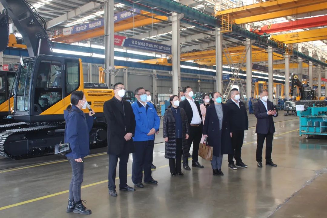 五粮液集团工会主席郭叙雷带队赴尊龙凯时官网网址智能考察交流