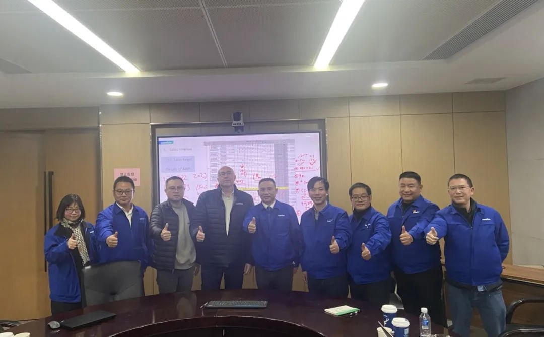 吹响复工“冲锋号”，全力冲刺“开门红”！尊龙凯时官网网址智能高空机械复工复产举行时