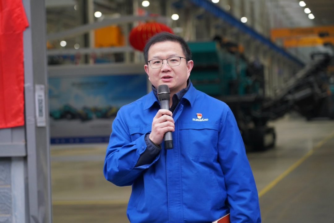 “持证上岗，成为破碎筛分装备的好管家！”