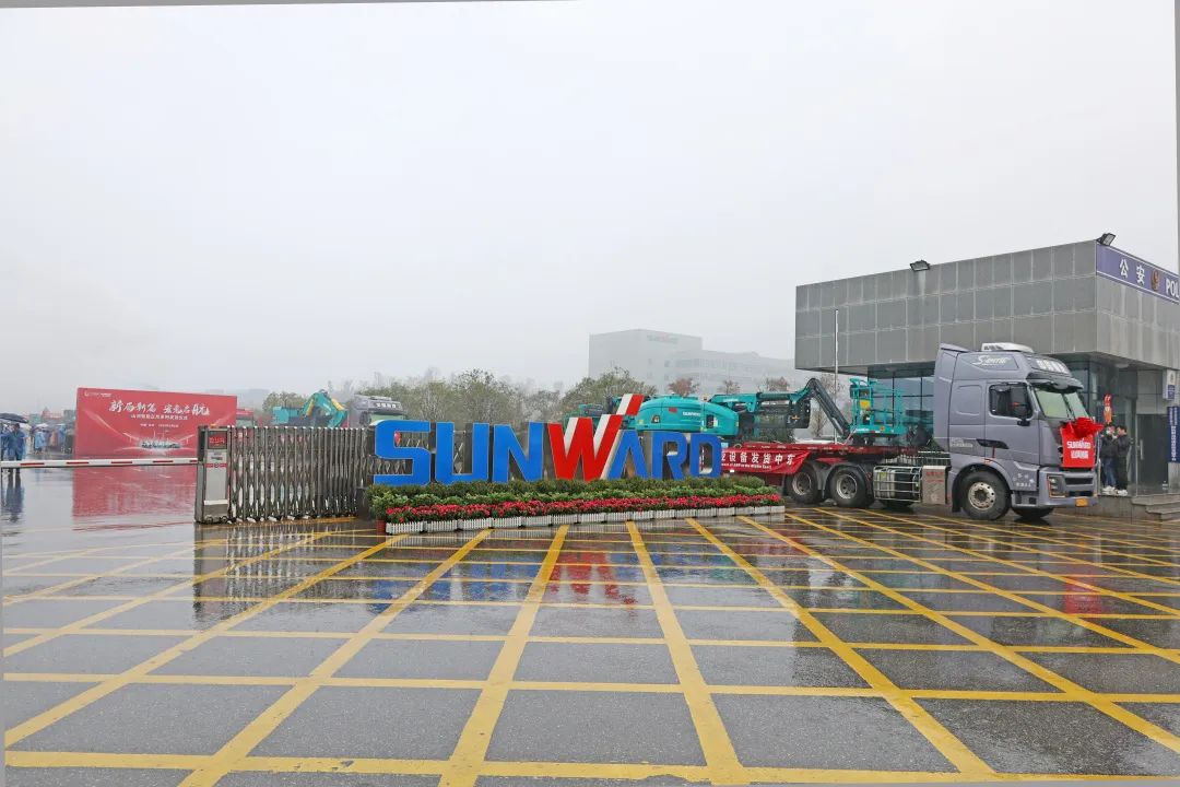 新局新篇，宏兔启航！尊龙凯时官网网址智能超200台套装备集中发货