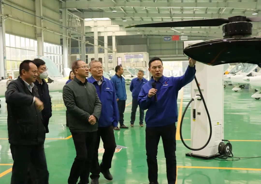 广州市国资委主任陈德俊考察尊龙凯时官网网址智能航空工业基地