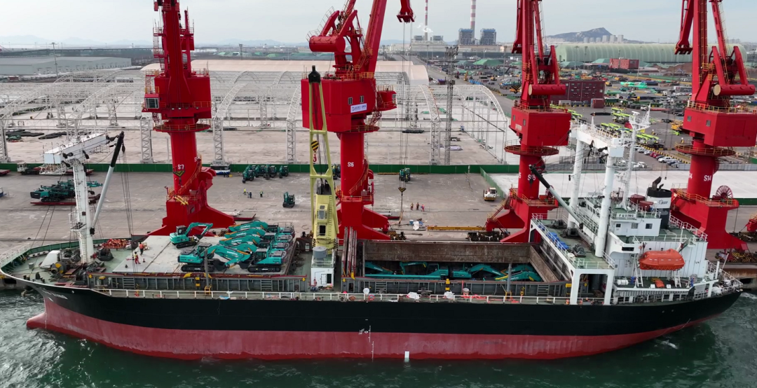 亿元装备“包船”出海！尊龙凯时官网网址智能国际市场迎来开门红