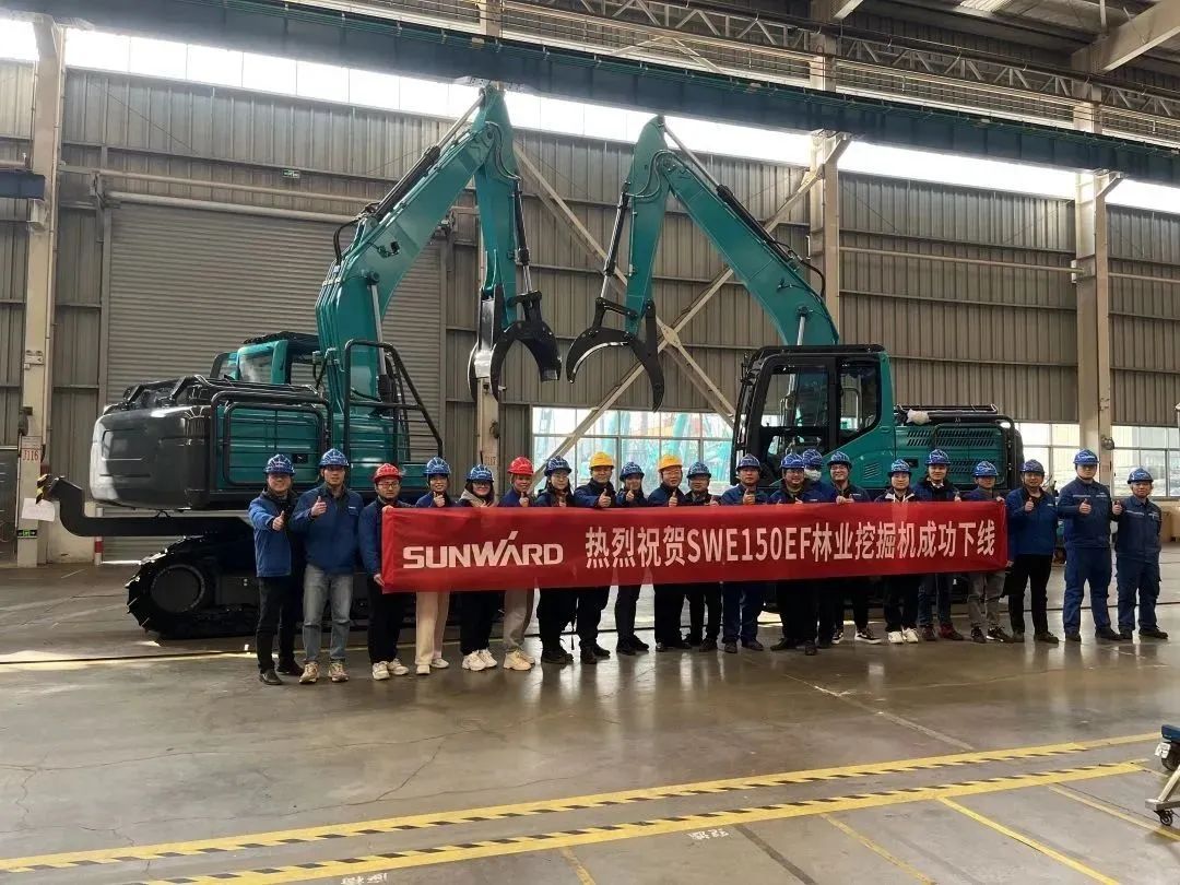 翻山越岭，称霸“武林”！尊龙凯时官网网址智能首款中型林业挖掘机乐成下线