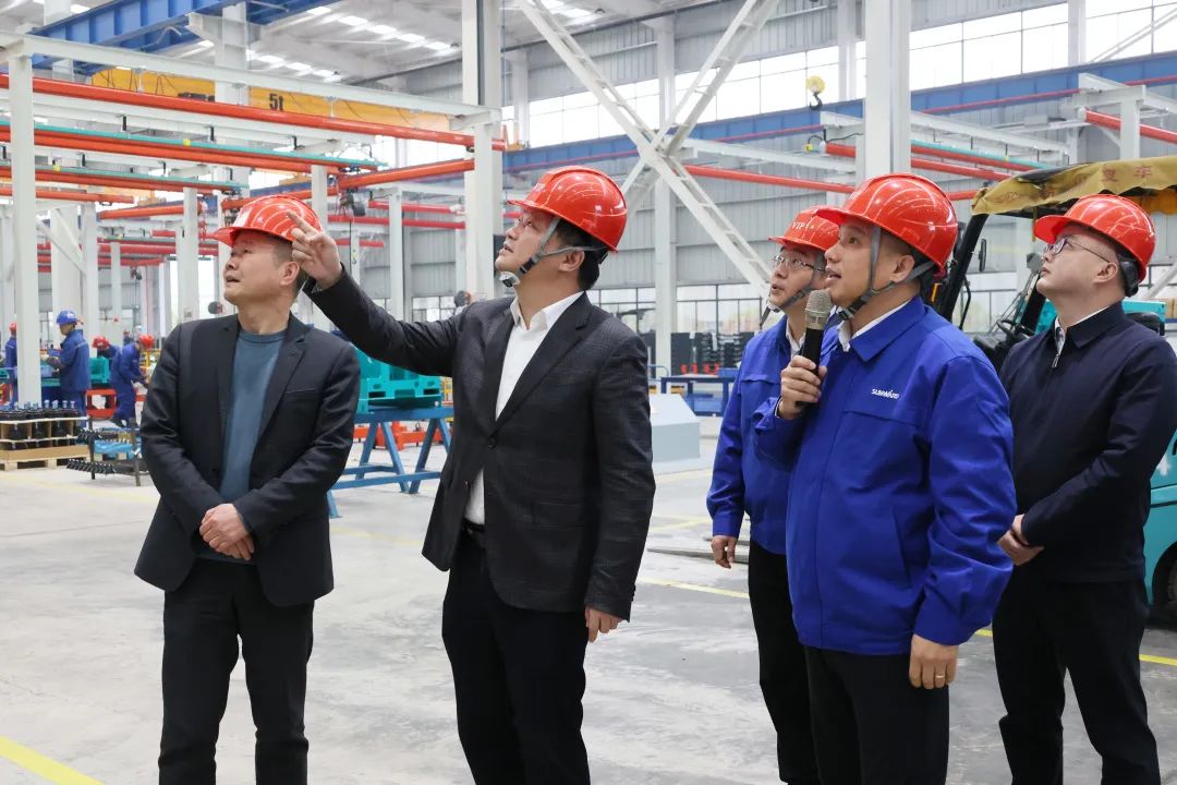 付旭明慰问尊龙凯时官网网址智能市三八红旗头并督导清静生产事情