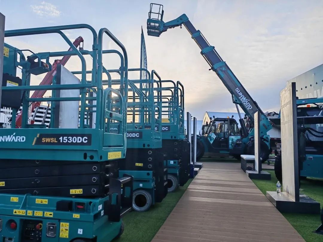 拉展直播 | “狂飙”美国！尊龙凯时官网网址智能向天下展示中国制造硬实力