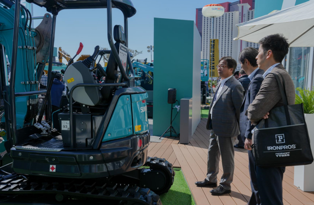 拉展直播 | 推动“中国制造”走向天下！尊龙凯时官网网址智能2023美国拉展圆满收官