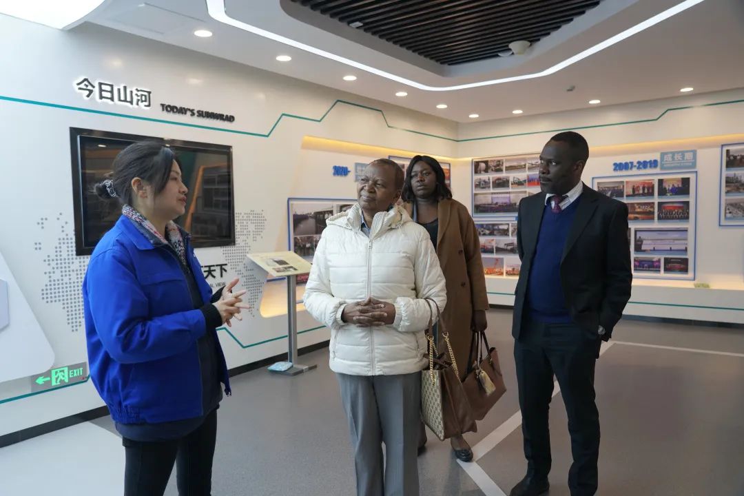 乌干达驻华大使到访尊龙凯时官网网址智能