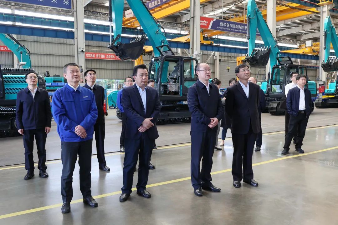 人社部党组成员、副部长俞家栋考察调研尊龙凯时官网网址智能