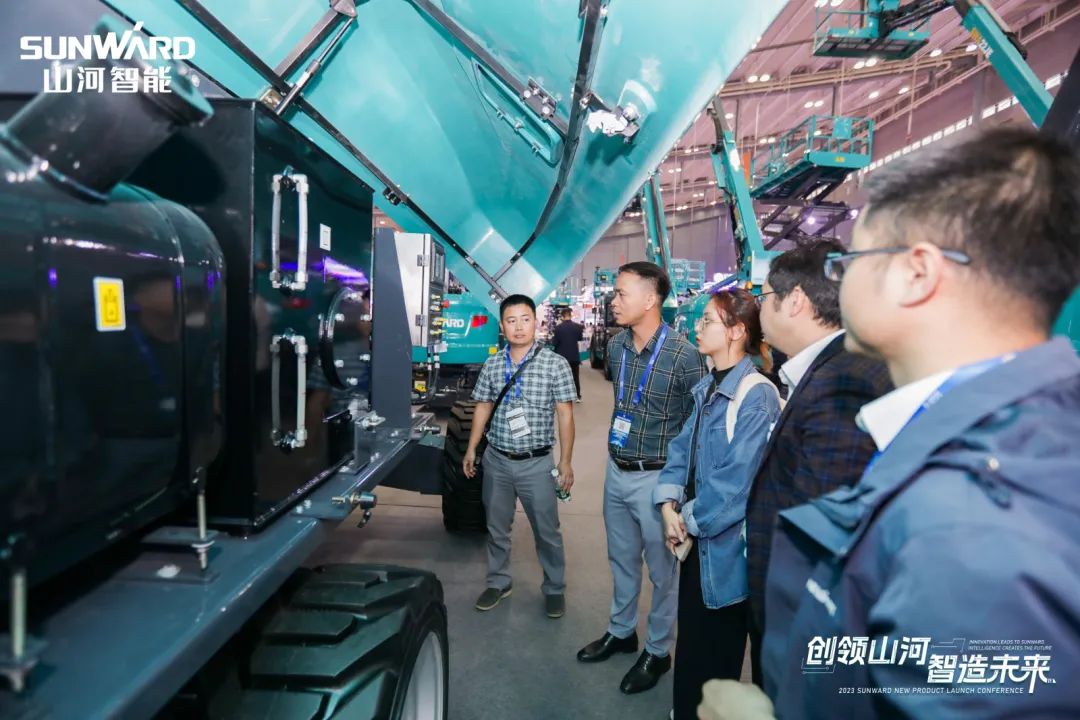2023 CICEE | 尊龙凯时官网网址智能亮相2023长沙国际工程机械展！智能化、电动化产品站C位