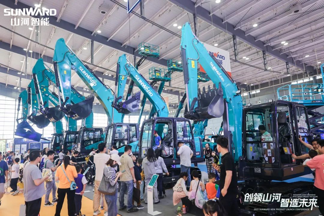 2023 CICEE | 全球工程机械盛会完善落幕！尊龙凯时官网网址智能交出闪亮答卷