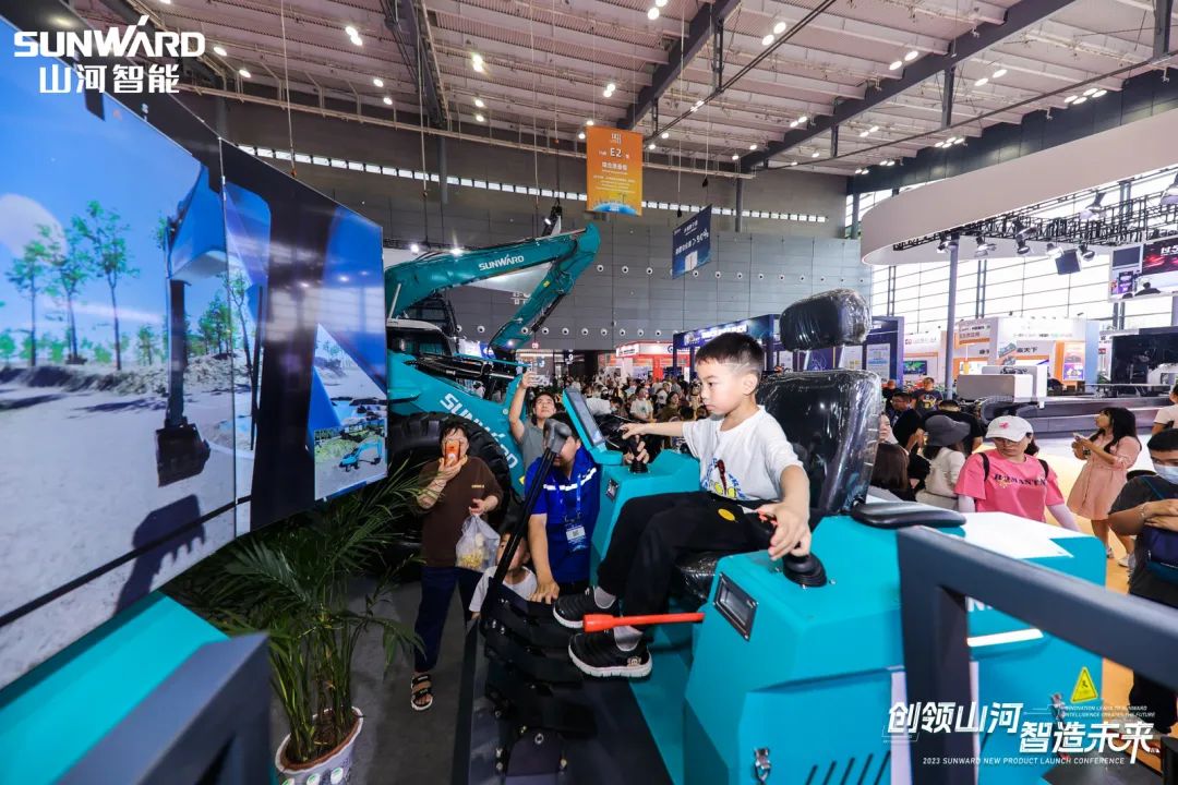 2023 CICEE | 全球工程机械盛会完善落幕！尊龙凯时官网网址智能交出闪亮答卷