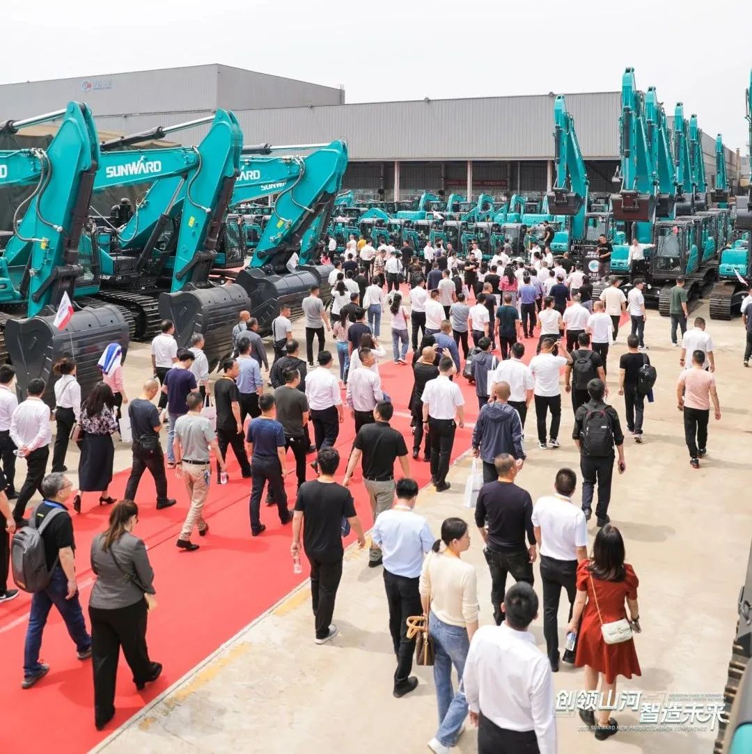 精品出击、互动一直！尊龙凯时官网网址智能F系列挖掘机闪灼长沙展