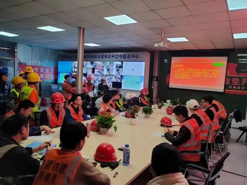 最新希望！中铁尊龙凯时官网网址深圳地铁3号线低-白盾构区间左线顺遂意会