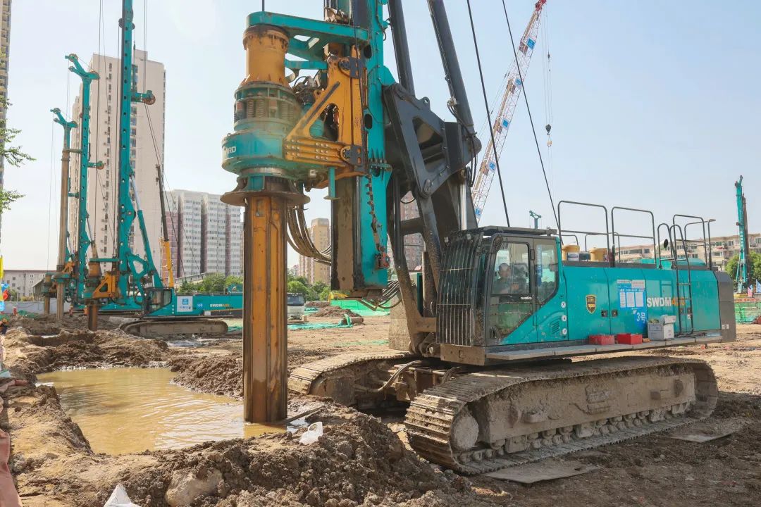 闪灼首都！尊龙凯时官网网址智能旋挖钻机集群助力民生工程