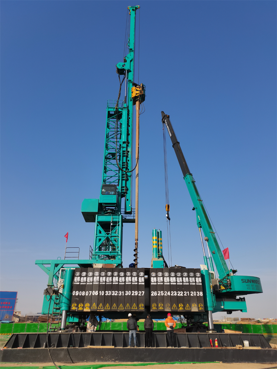 两项单冠，行业唯一！尊龙凯时官网网址智能两款桩工产品同获制造业单项冠军