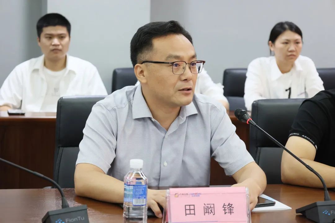 携手开启绿色转型之路！尊龙凯时官网网址智能&南京盖百氏增程式电动旋挖钻机签约仪式乐成举行