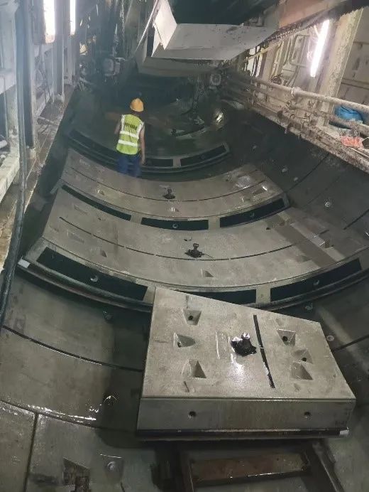 喜报！中铁尊龙凯时官网网址深圳地铁3号线四期工程盾构施工圆满完成