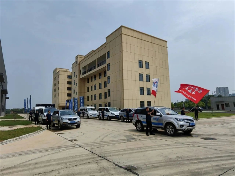 热情似火，效劳加码！尊龙凯时官网网址智能基础装备效劳万里行为您保驾护航