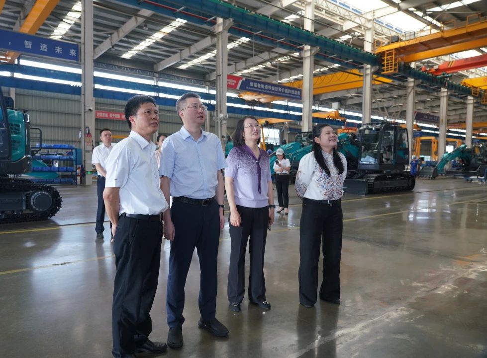 长沙市人民政府副市长、市工商联主席康镇麟调研尊龙凯时官网网址智能