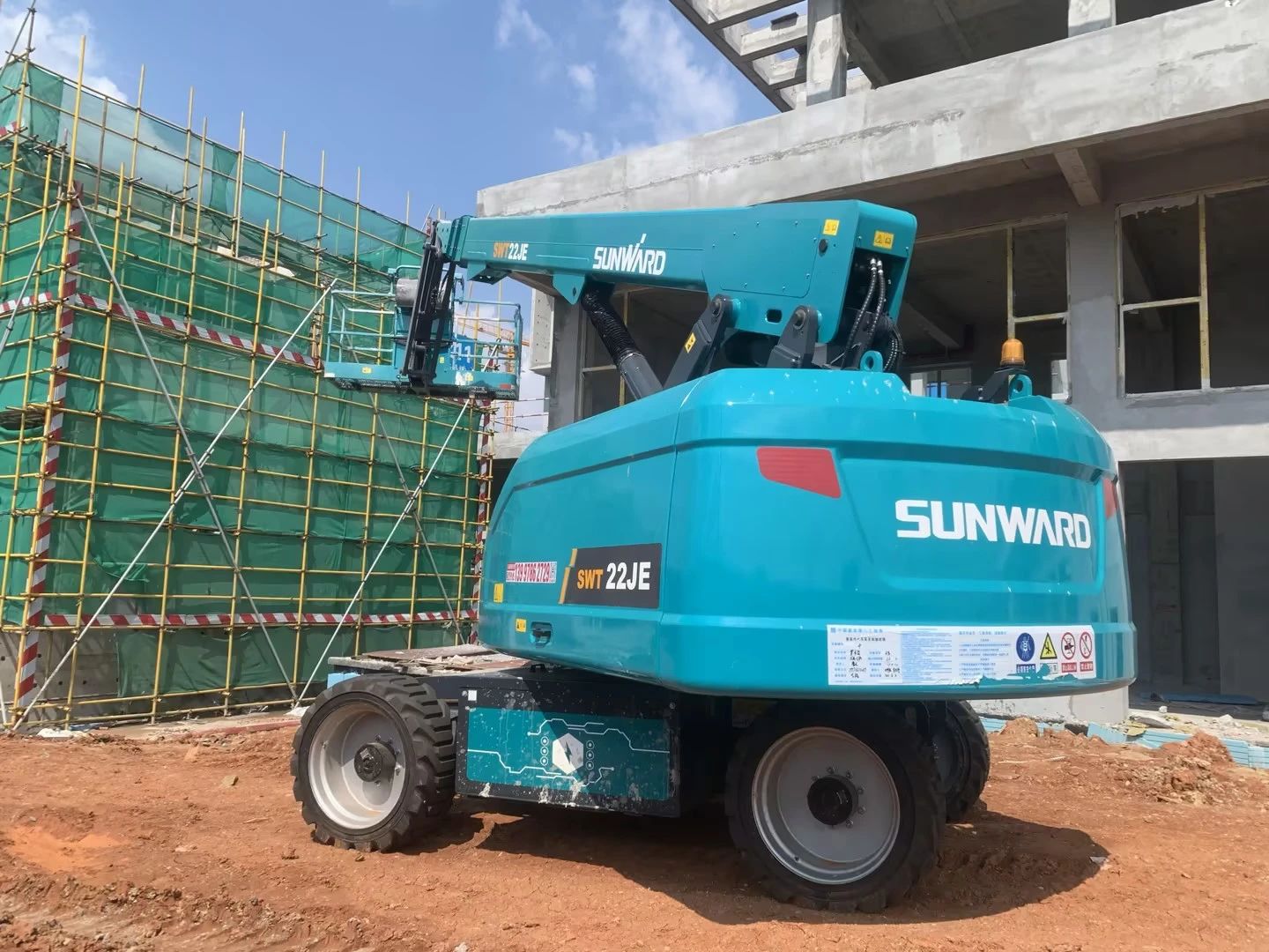 实力上新！尊龙凯时官网网址智能电动直臂高空作业平台进军华中市场