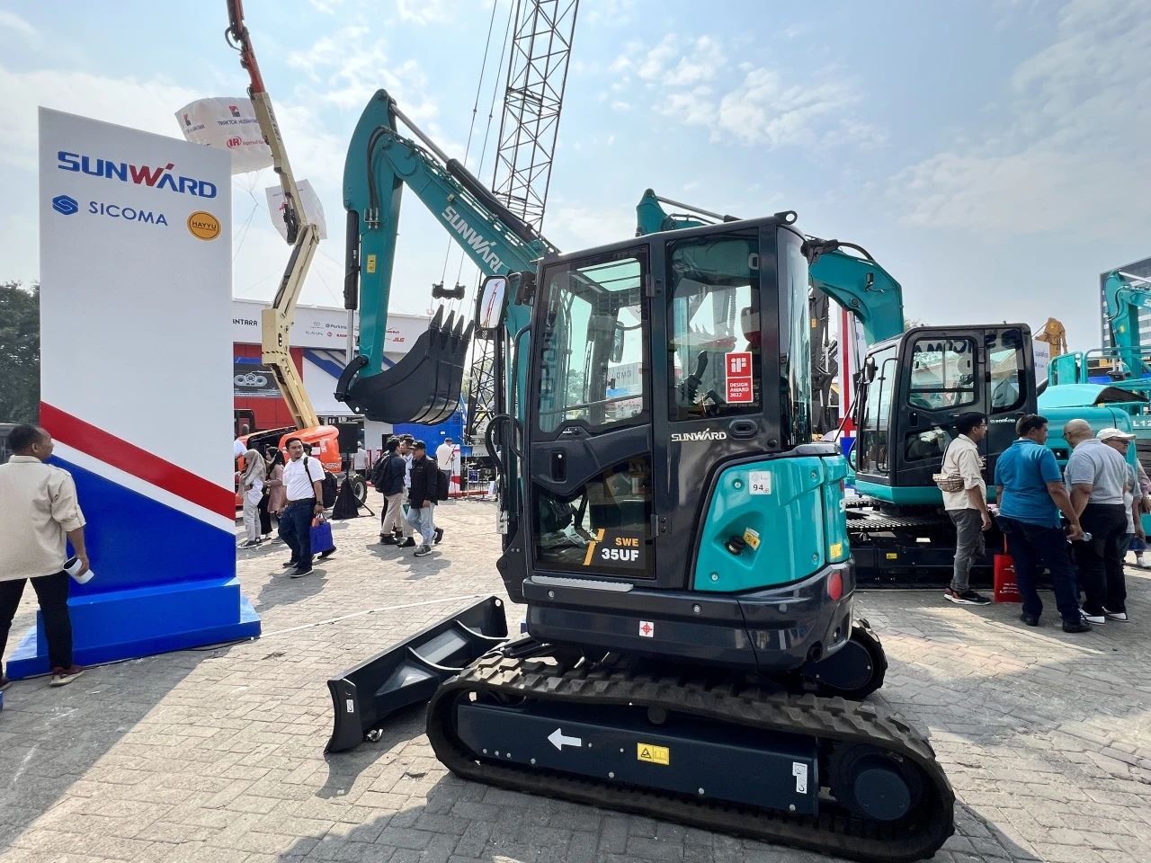 深耕细作，逆势增添！尊龙凯时官网网址智能艳服亮相印尼雅加达矿业展