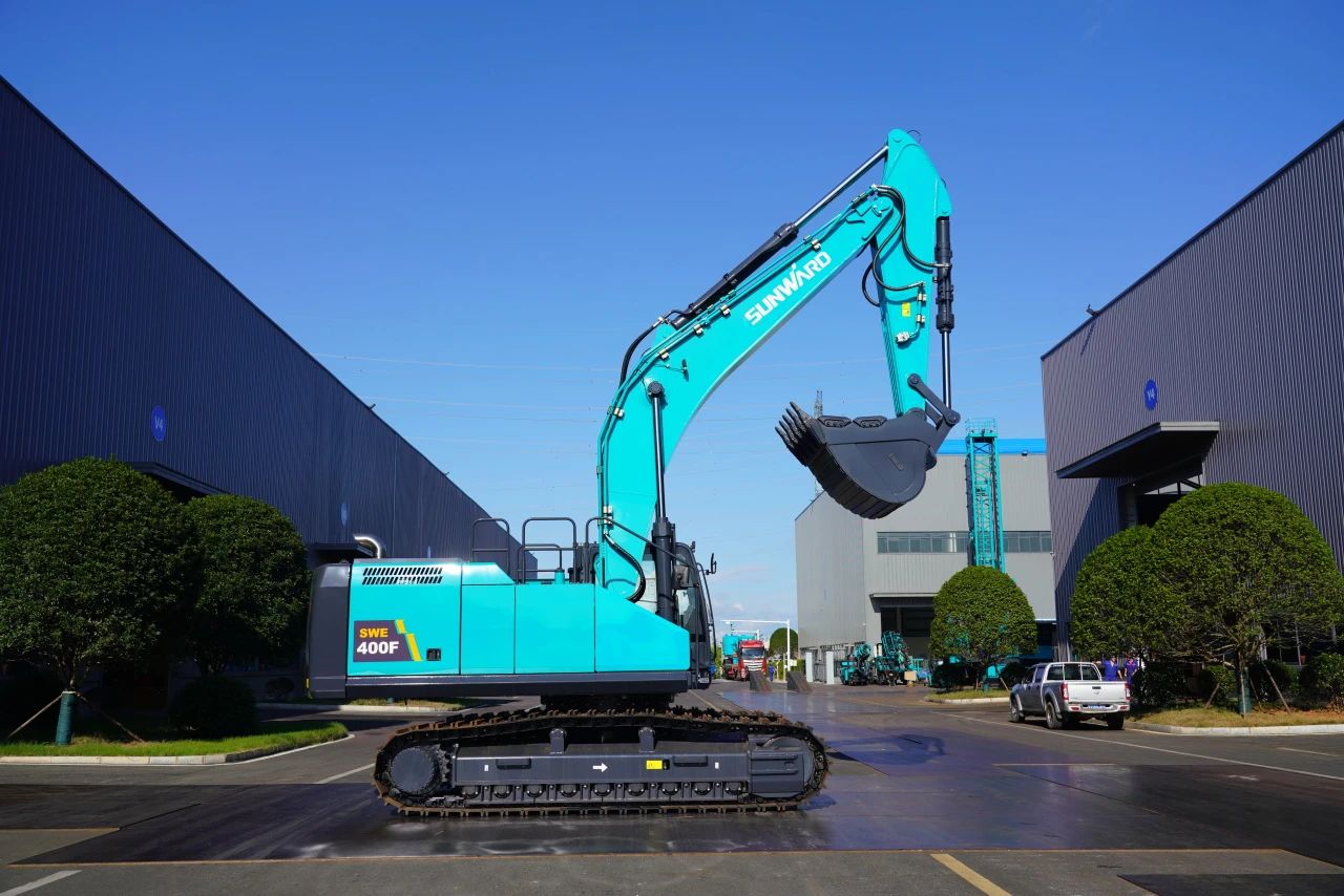 口碑超赞！尊龙凯时官网网址智能SWE400F挖掘机荣获工程机械明星产品大奖