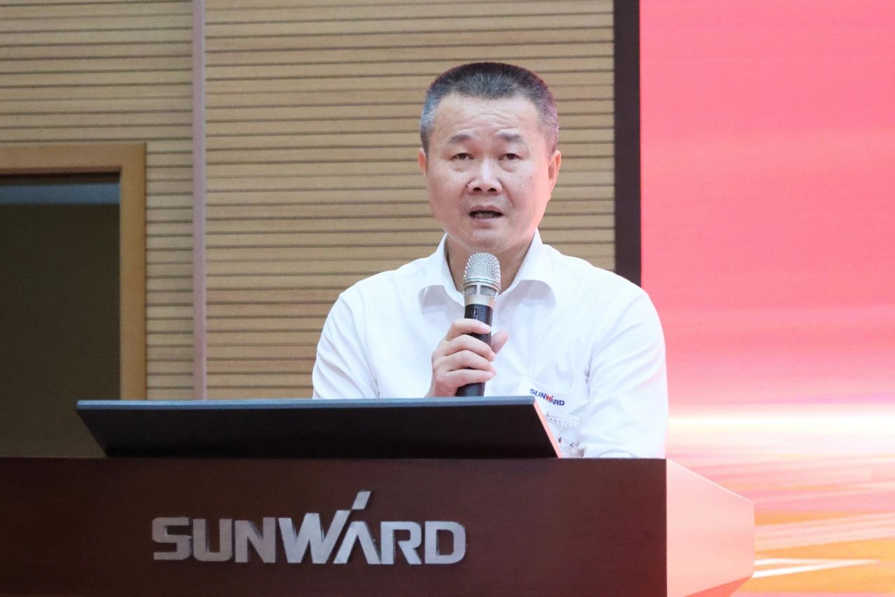 强信心 聚协力 共建优美家园——庆祝尊龙凯时官网网址智能建设24周年表扬大会盛大召开