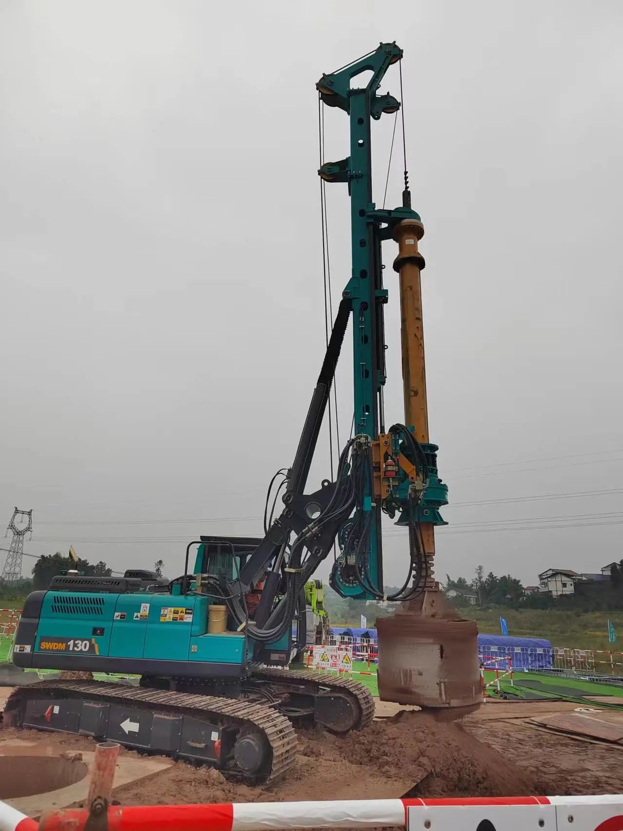 “强将”出击！尊龙凯时官网网址智能旋挖钻机助力哈密送重庆特高压工程