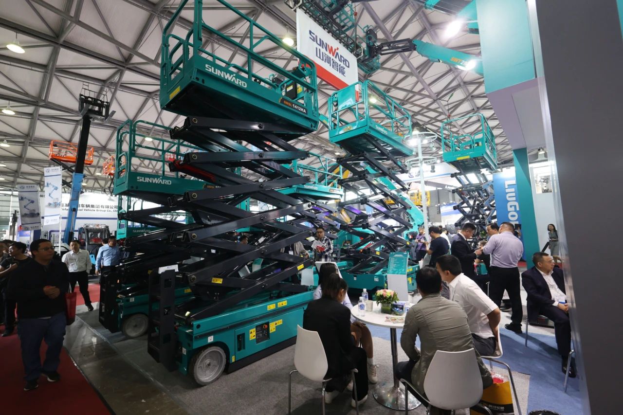 精品出击，闪灼魔都！尊龙凯时官网网址智能全系列高空机械亮相2023亚洲国际高空展