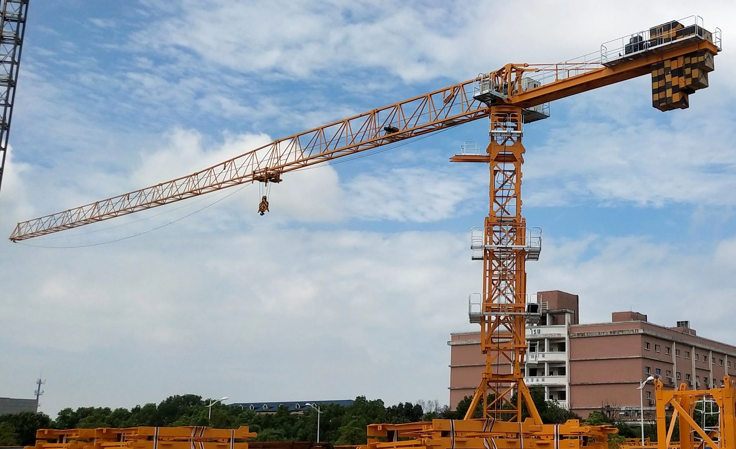 匠心智造，字斟句酌！尊龙凯时官网网址江麓“精品工程”P6015B1-8塔机下线