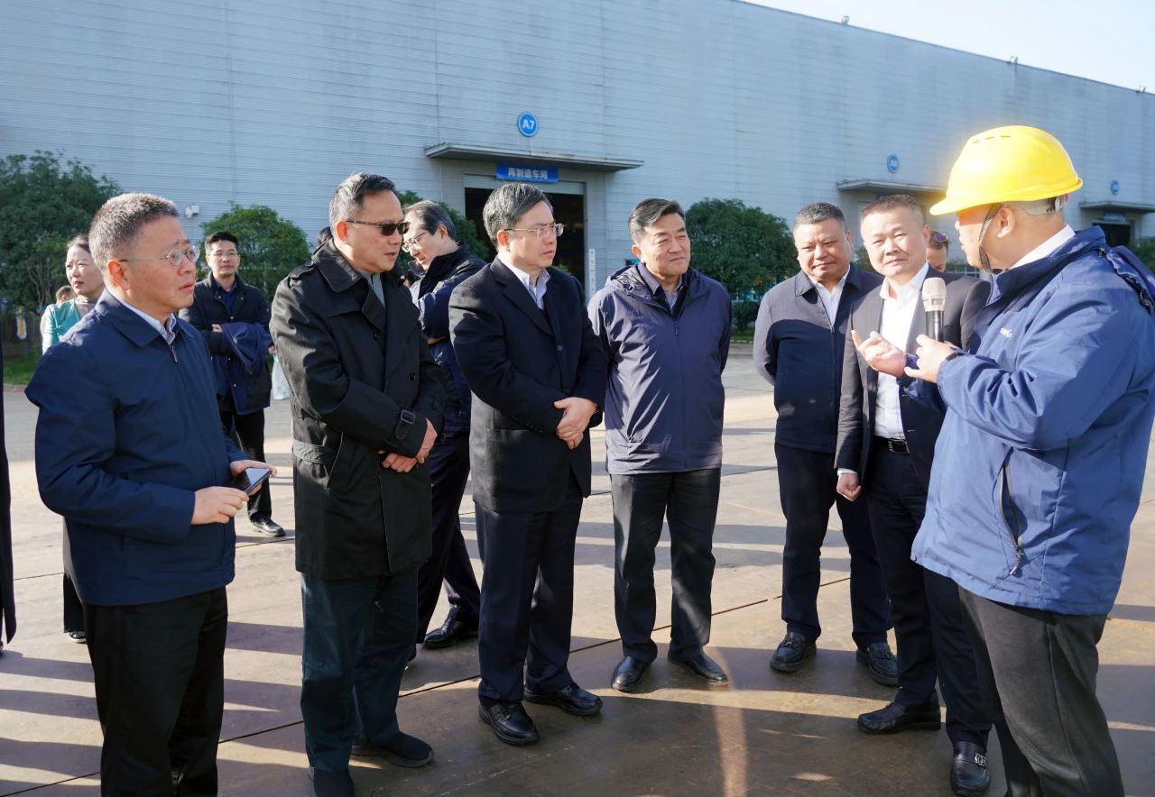 聚焦装备再制造！上海市政协副主席、党组副书记肖贵玉带队调研尊龙凯时官网网址智能