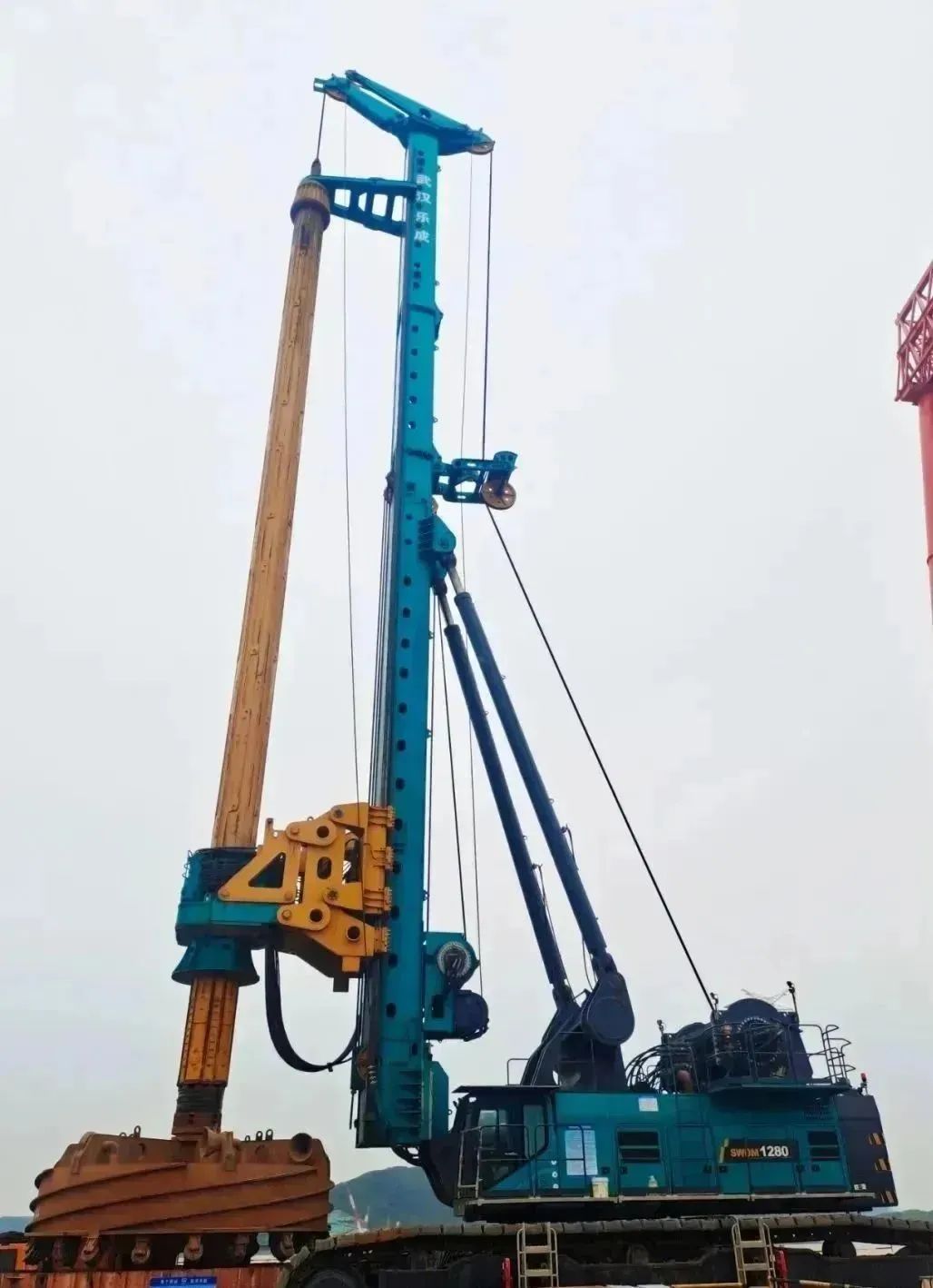 周全告捷！尊龙凯时官网网址智能超等旋挖钻机圆满完成甬舟铁路西堠门公铁两用大桥桩基施工使命