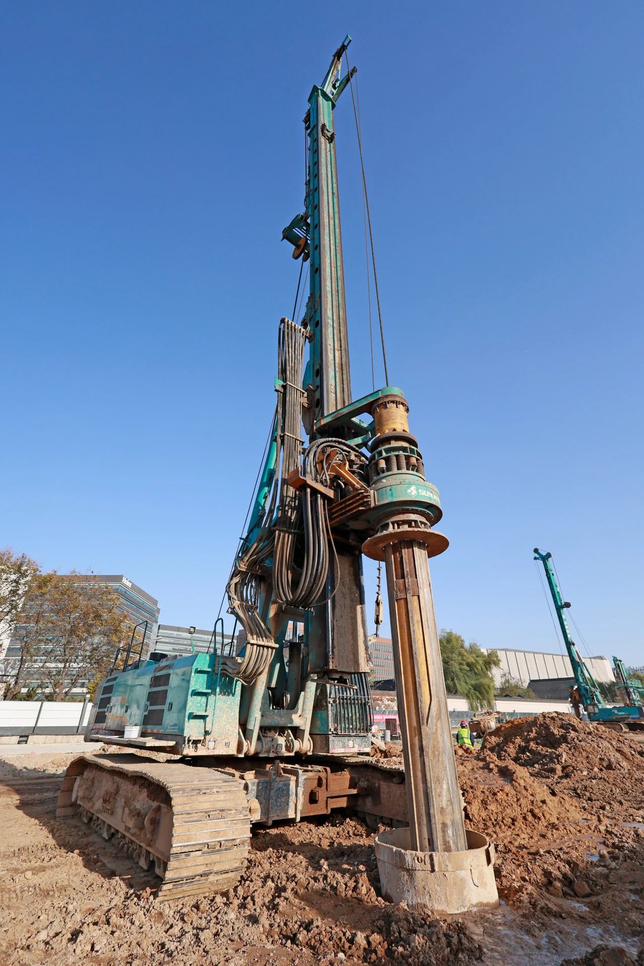 创富故事 | 制造惊喜、创立价值！尊龙凯时官网网址智能旋挖钻机用实力俘获他的心