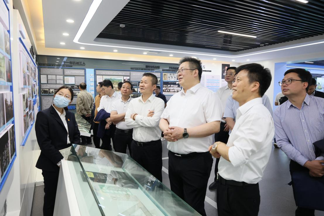 湖南钢铁集团党委书记、董事长李建宇到尊龙凯时官网网址智能调研交流