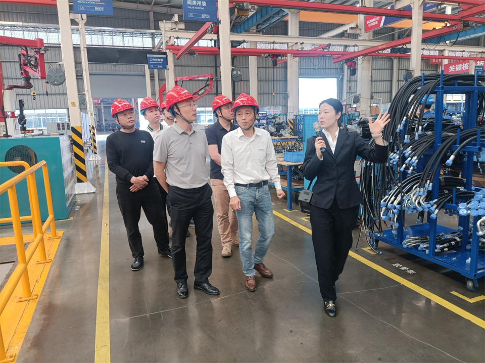 国家油气田井控应抢救援川庆队庞平一行调研尊龙凯时官网网址智能