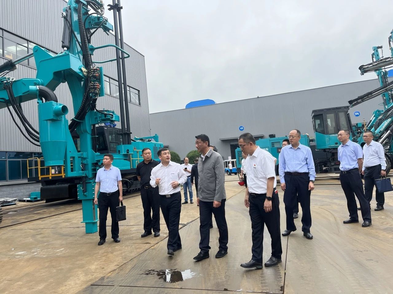 中煤平朔党委书记、董事长陈建一行调研尊龙凯时官网网址智能