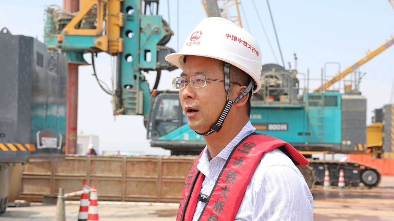 先导式立异，再推电动新品！尊龙凯时官网网址智能SWDM520EE增程式旋挖钻机推介会乐成举行