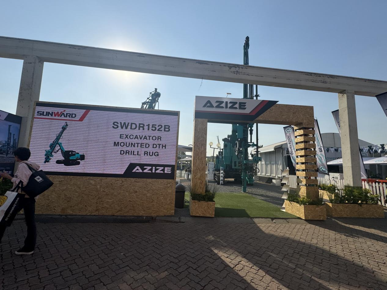 跨越山海，重器远航！尊龙凯时官网网址智能亮相南非最大矿业展会