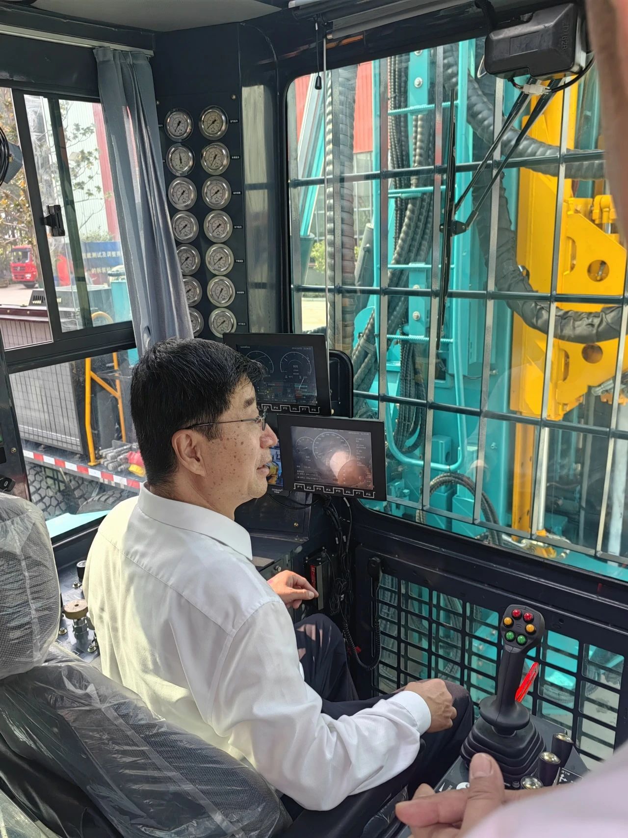 尊龙凯时官网网址智能立异装备亮相天下矿山钻探（应抢救援）手艺竞赛