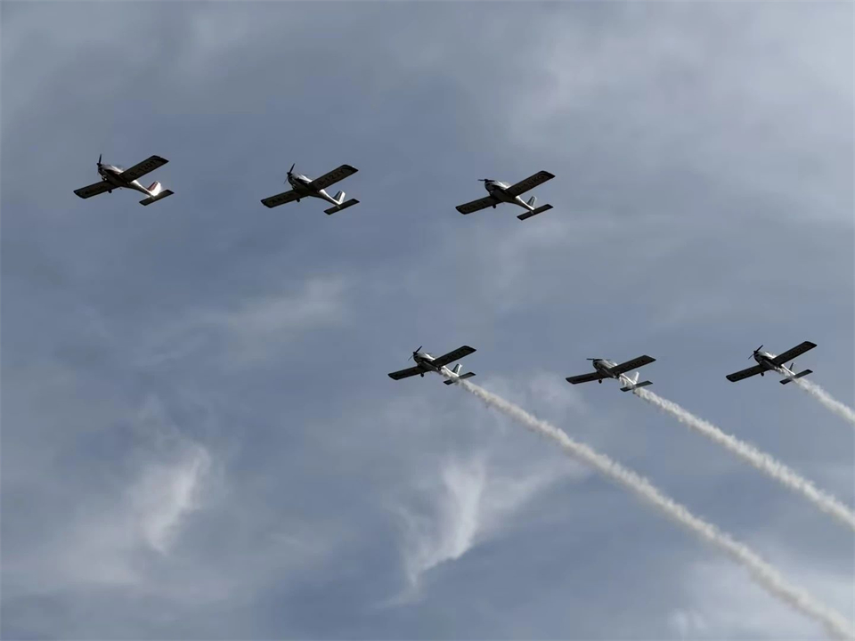 十年织得尊龙凯时官网网址秀，践行初心创未来！尊龙凯时官网网址航行演出队建设10周年庆典活动盛大举行