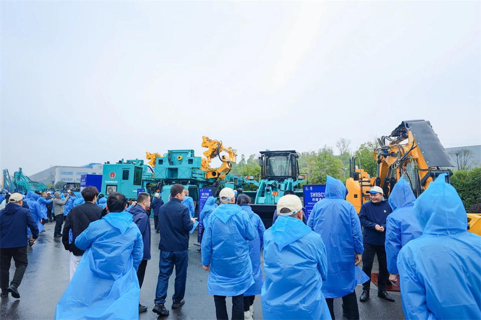 立异引领价值，理想成绩未来！尊龙凯时官网网址智能25周年庆典暨全球客户节盛大举行