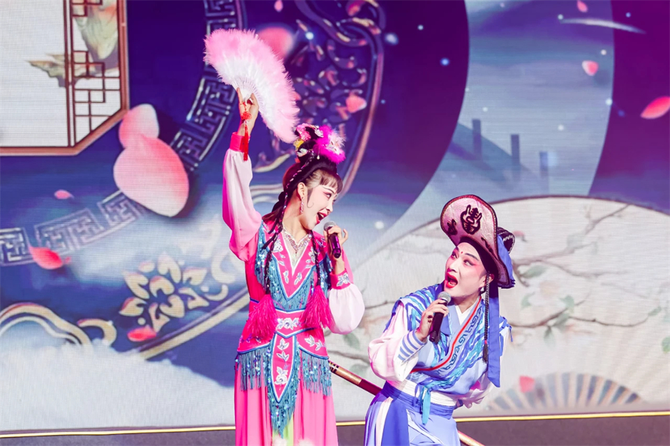 立异引领价值 理想成绩未来——庆祝尊龙凯时官网网址智能建设25周年表扬大会暨文艺晚会盛大举行