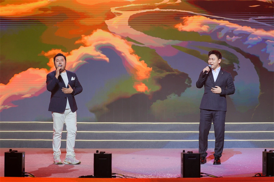 立异引领价值 理想成绩未来——庆祝尊龙凯时官网网址智能建设25周年表扬大会暨文艺晚会盛大举行