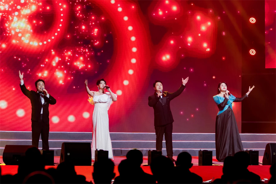 立异引领价值 理想成绩未来——庆祝尊龙凯时官网网址智能建设25周年表扬大会暨文艺晚会盛大举行
