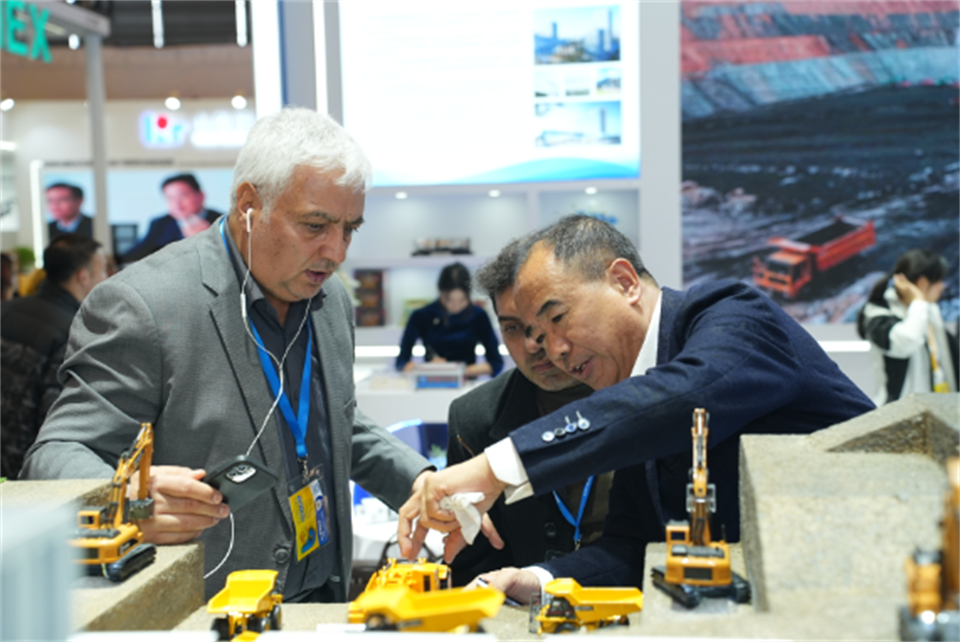 智造空间，价值共生！广州尊龙凯时官网网址精彩亮相2024上海宝马展