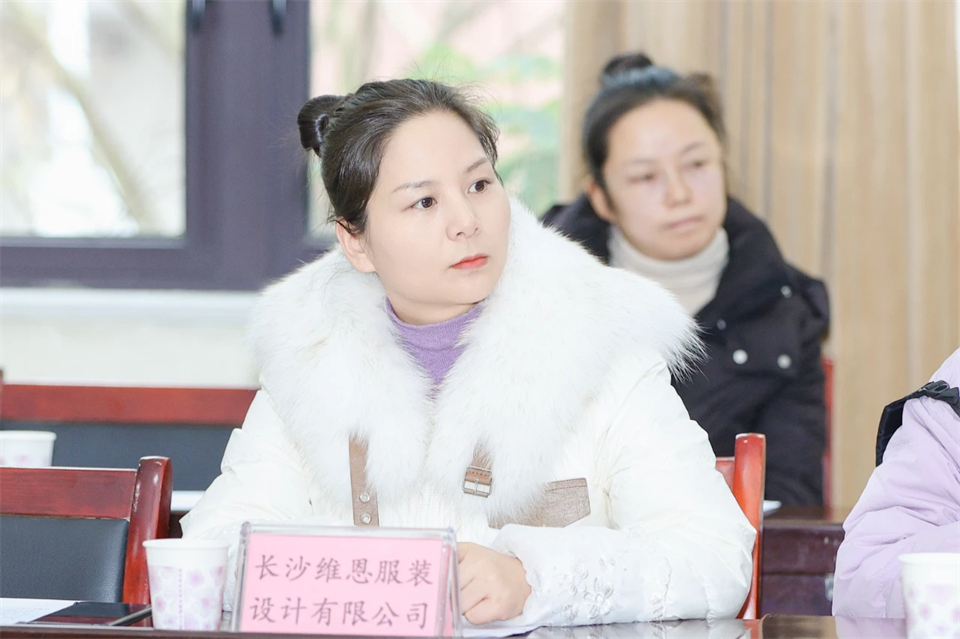 长龙街道、尊龙凯时官网网址智能召开首届年货盛惠暨送春联文化惠民活动事情聚会