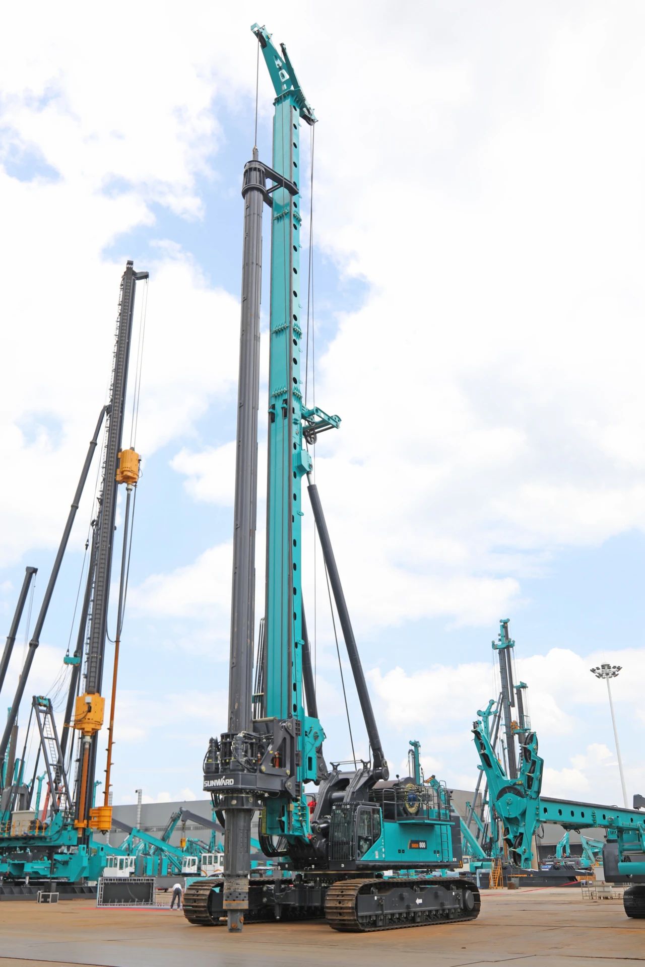 “破纪录王者”再出征！尊龙凯时官网网址智能SWDM800旋挖钻机乐成交机