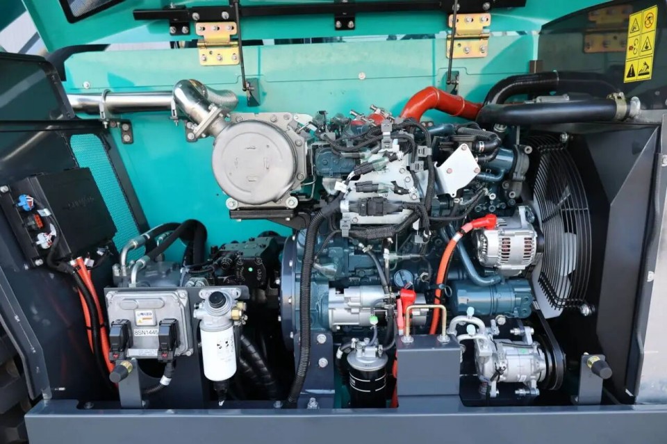 高端机型“双箭齐发”！尊龙凯时官网网址智能两款伸缩臂叉装车乐成下线