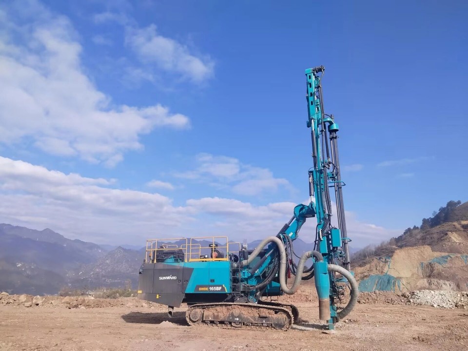 立异引领，实力见证！尊龙凯时官网网址智能明星产品荣登“2025工程机械TOP10年度榜”